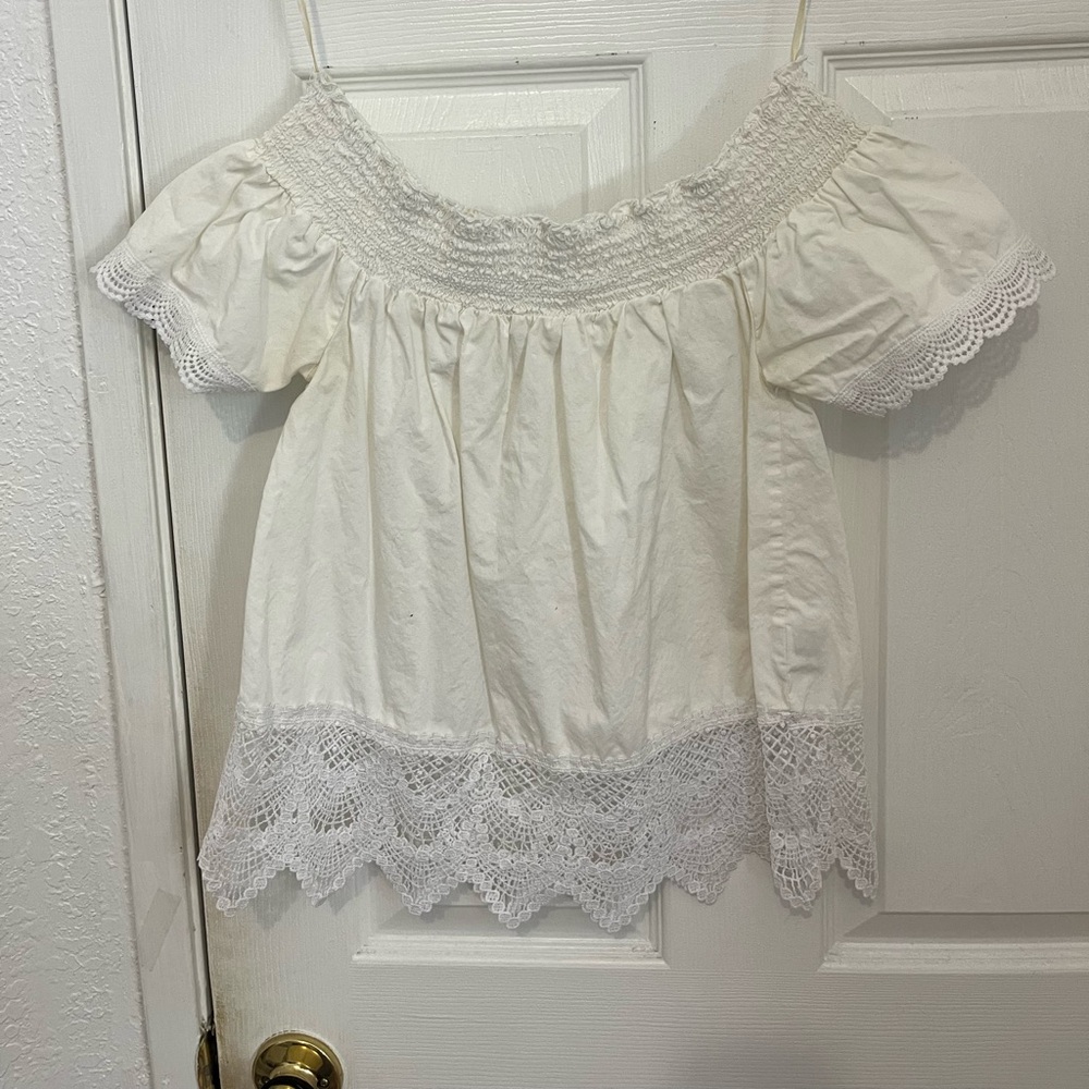 Off shoulder shirt